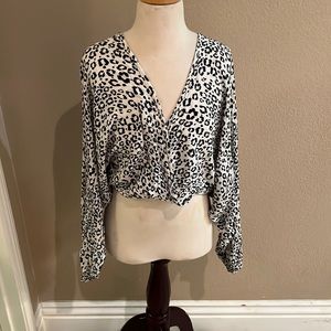 Audrey 3+ 1 Black and White Leopard Crop Top Size S